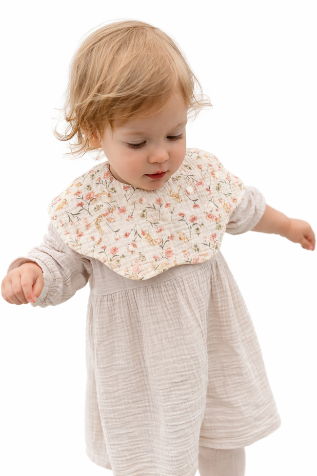 2 pcs Girl’s Bibs Muslin