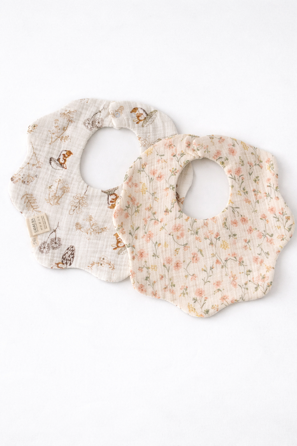 2 pcs Girl’s Bibs Muslin