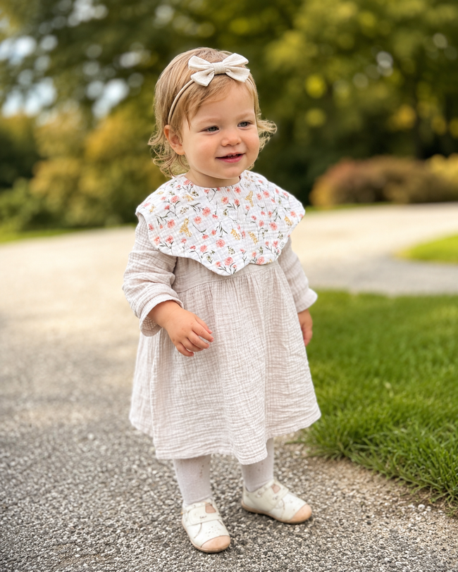 Set: Muslin Dress + Muslin Bib - 77%