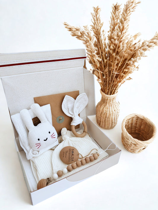 SOALSA gift set with baby bunny plush toy and wooden teether darilo ob rojstvu