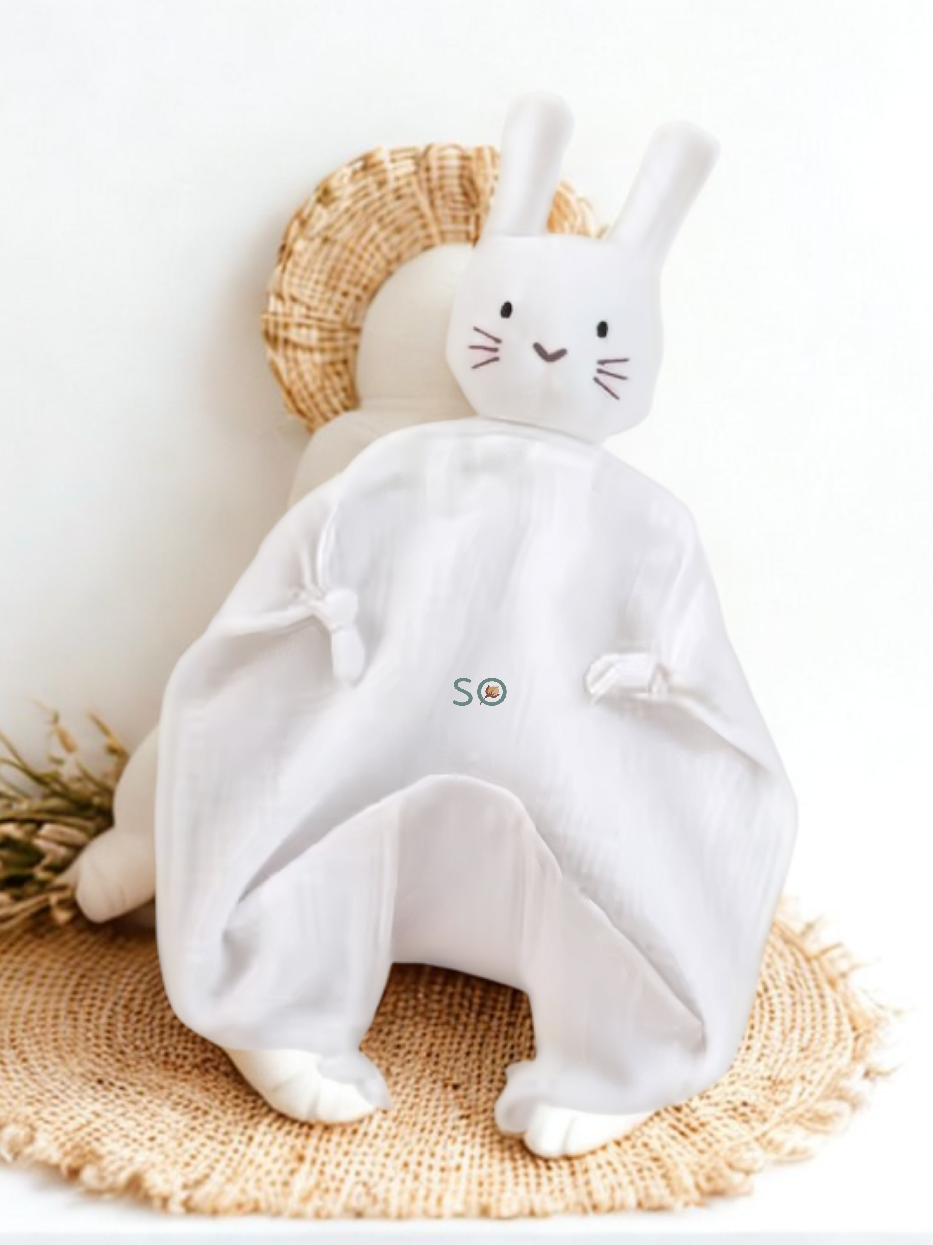 SOALSA baby gift set featuring a soft white bunny plush toy perfect as darilo ob rojstvu