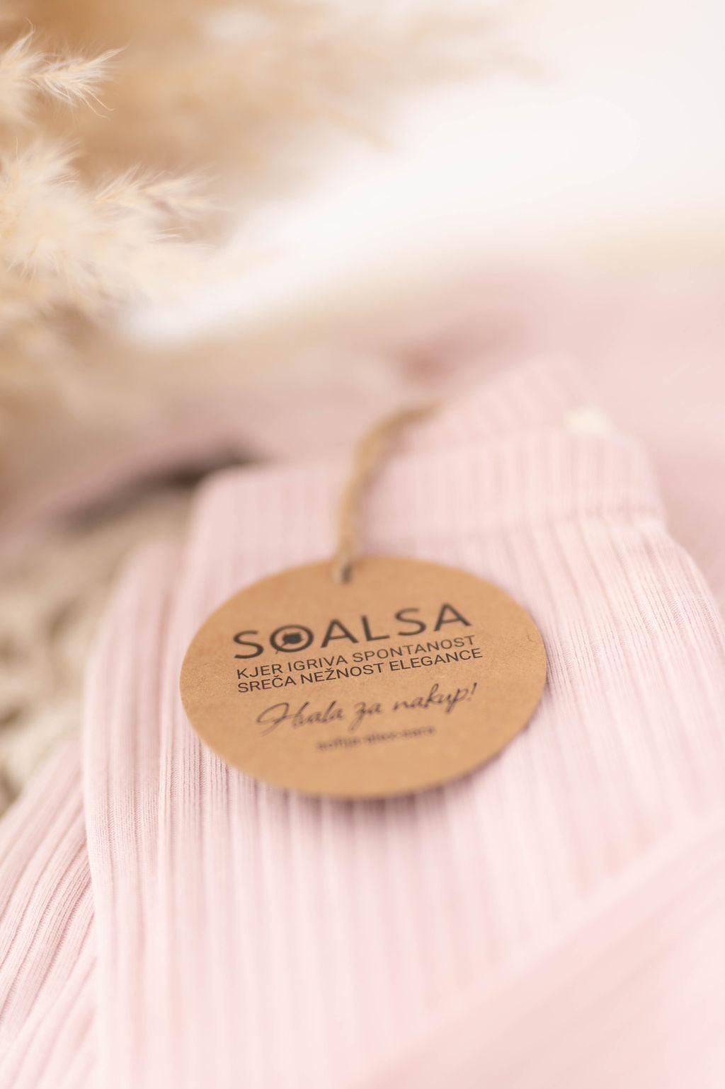 SOALSA roza rebrasta bombažna tkanina z oznako “Komplet za novorojenčka” za bombažne komplete za novorojenčke.